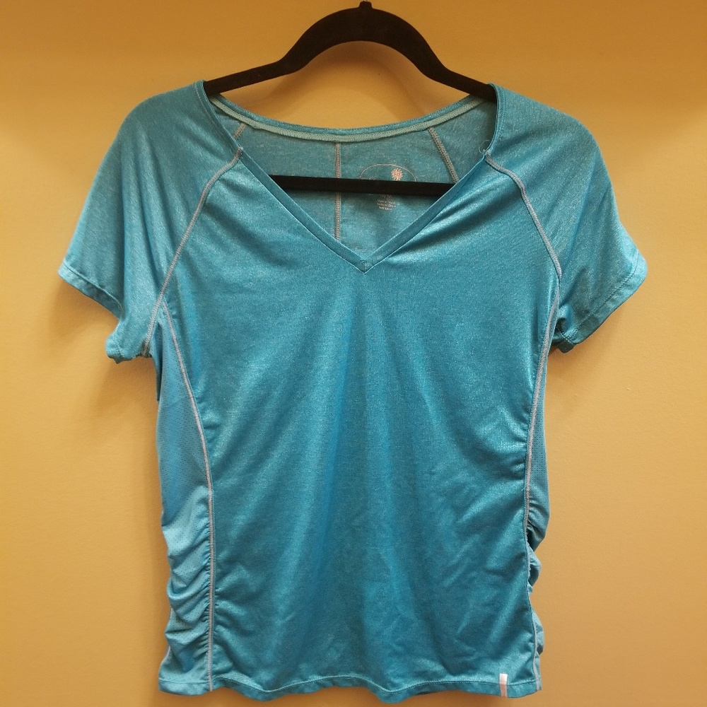 Tangerine women's Activewear v-neck size medium